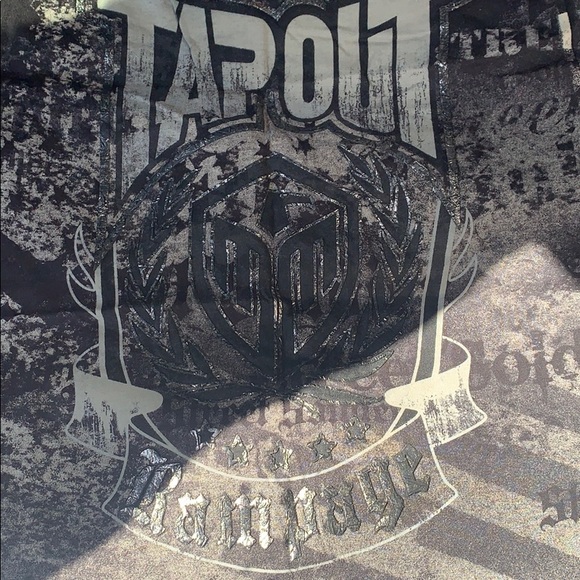 Shirt - Picture 4 of 9